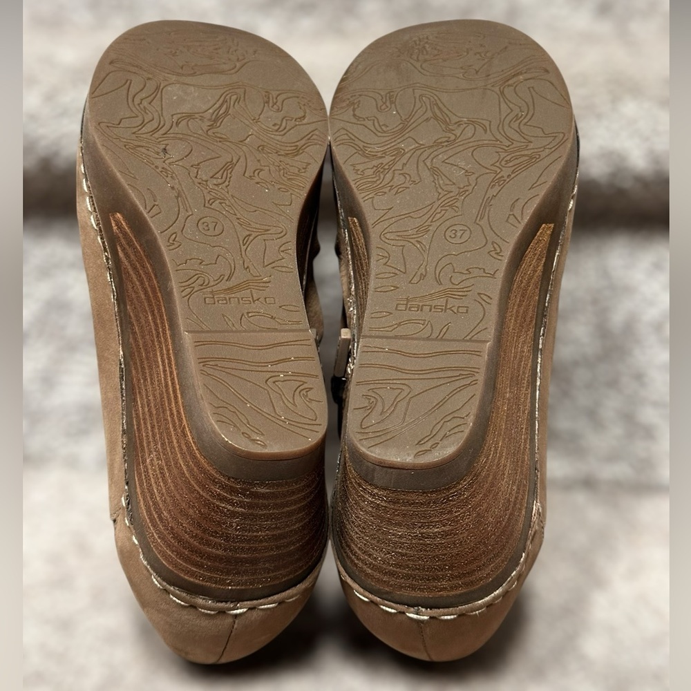SOLD Dansko Sheena Wedge Booties Walnut Ankle Nubuck Leather Women’s US 6.5-7 - Picture 13 of 14